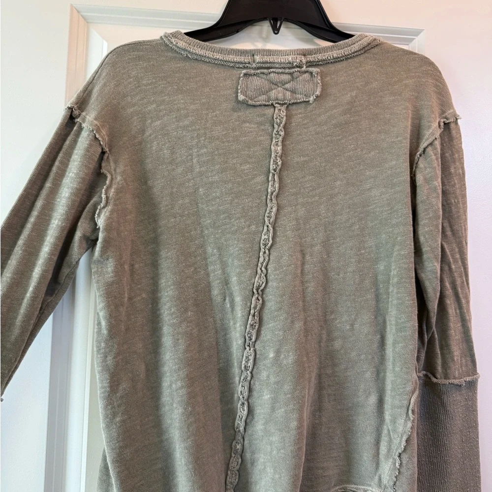 Free people Distressed Green Long Sleeve - Picture 3 of 4
